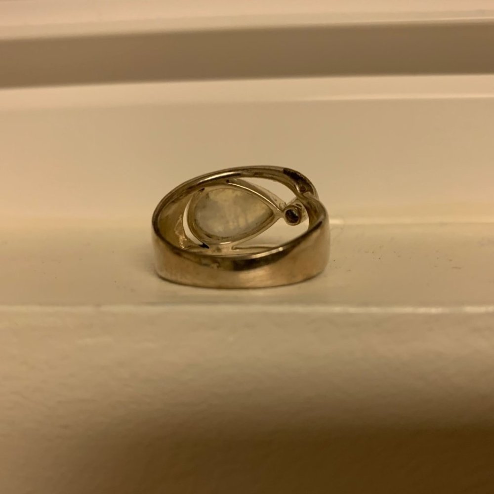 Ring - Picture 2 of 4